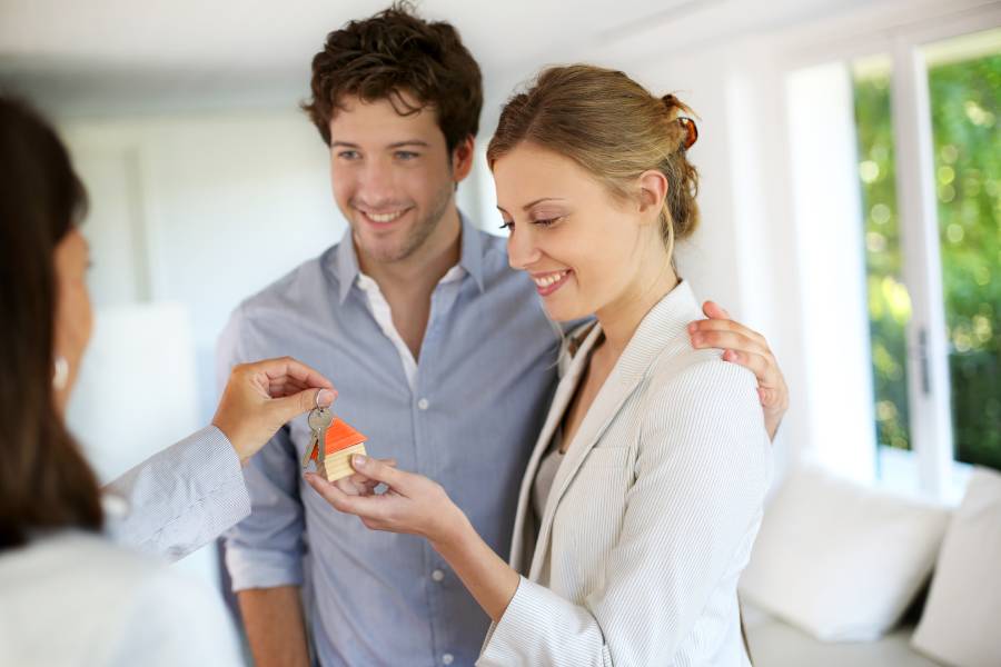 couple avec clé maison